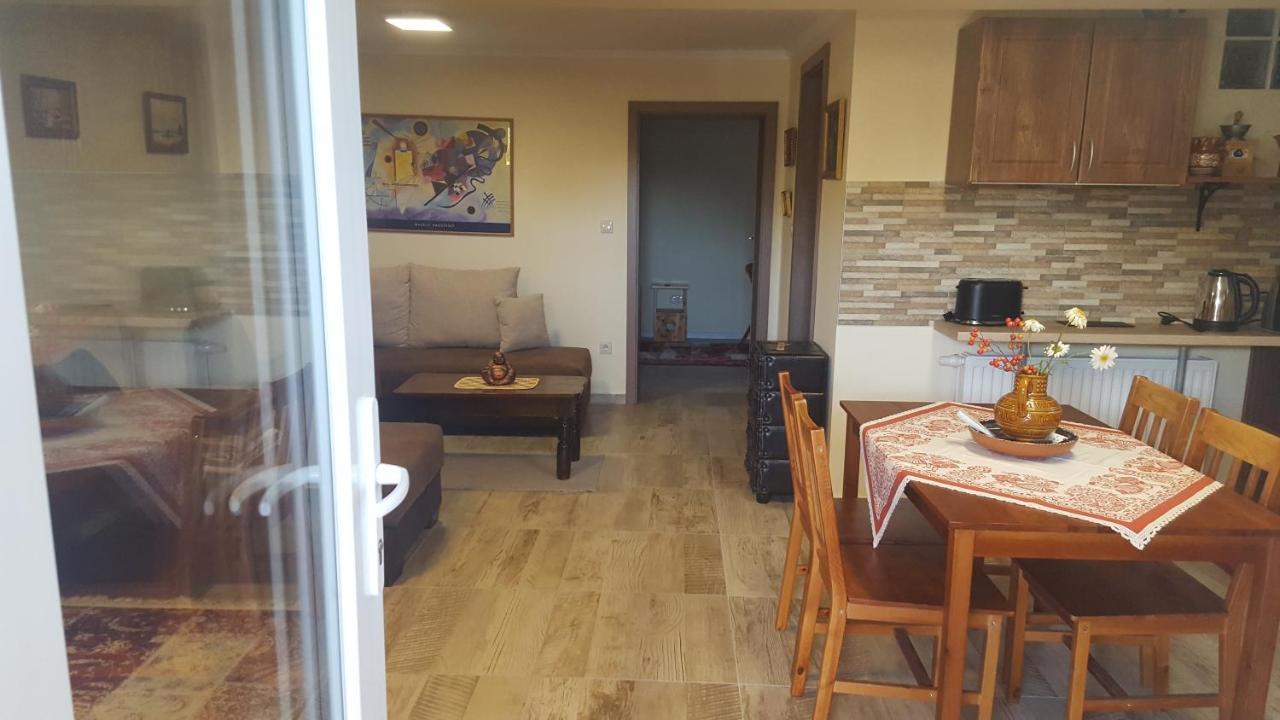 Gyoengyvirag Apartman 凯斯特海伊 外观 照片