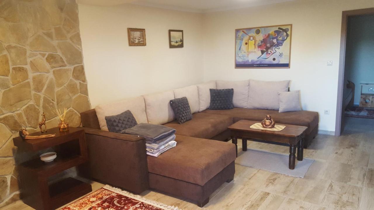 Gyoengyvirag Apartman 凯斯特海伊 外观 照片